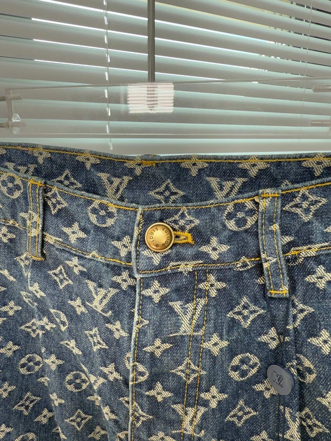 &wg.luxury- 8V item:D-F409L2304